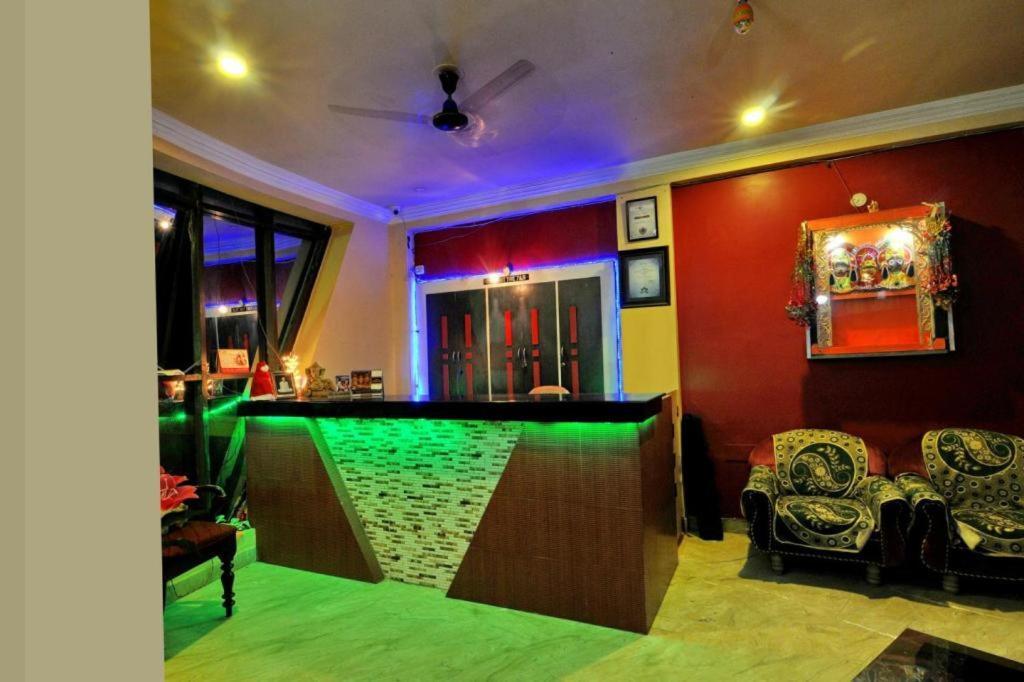 Golden Dust Hotel Puri Exterior foto