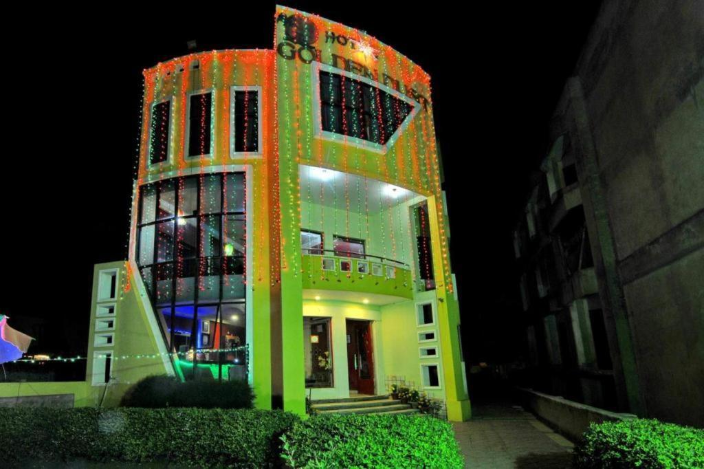 Golden Dust Hotel Puri Exterior foto