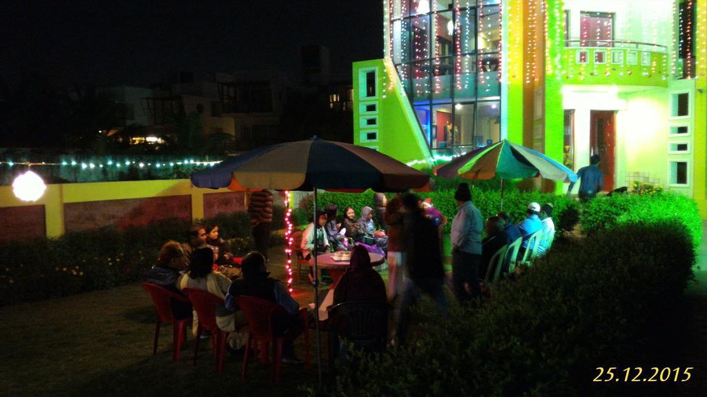 Golden Dust Hotel Puri Exterior foto