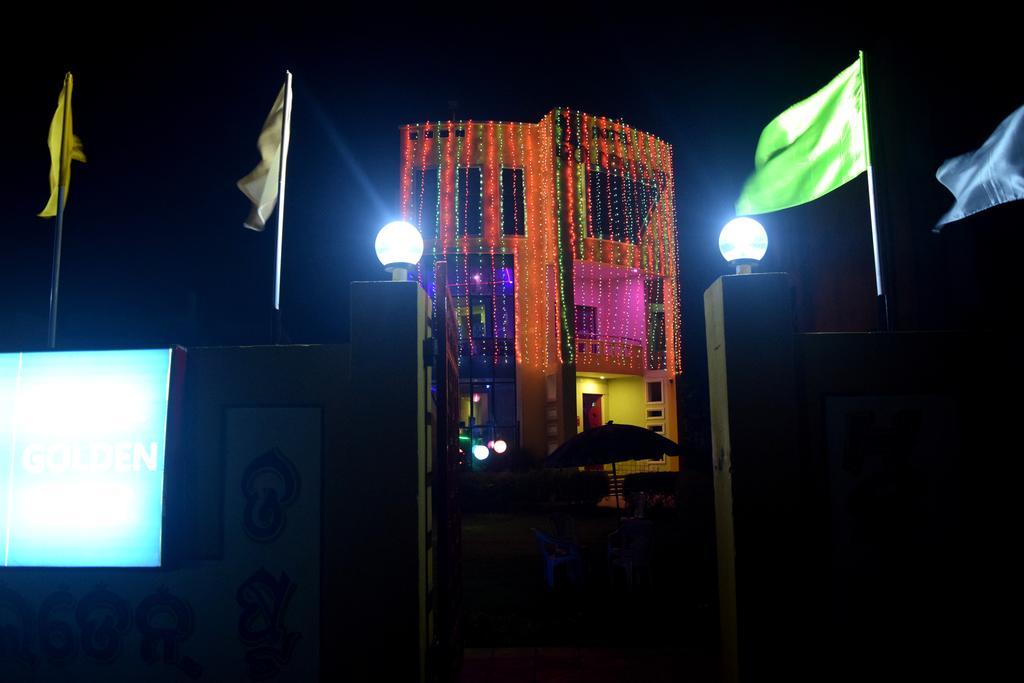 Golden Dust Hotel Puri Exterior foto