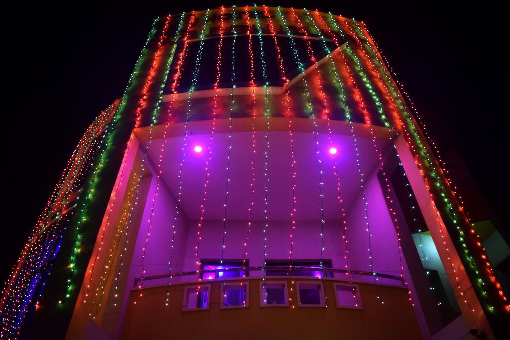 Golden Dust Hotel Puri Exterior foto